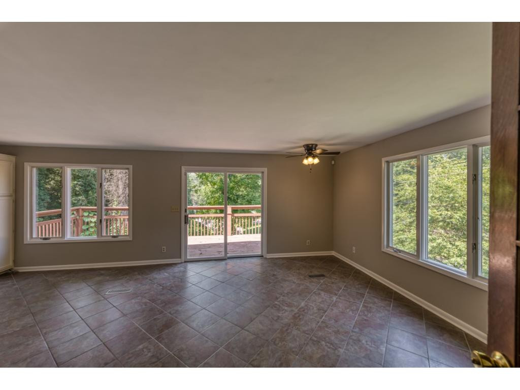 201 Robin Road Bristol, TN 37620 - Photo 12 of 31 Photo 12