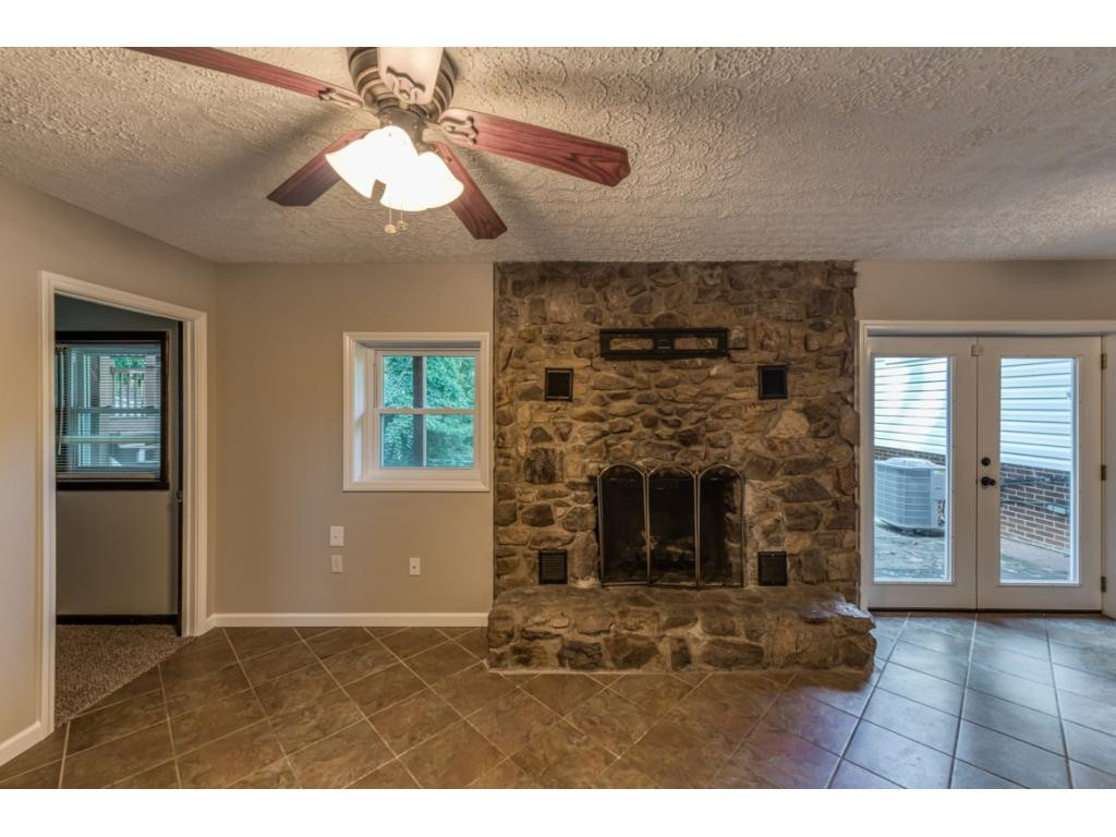 201 Robin Road Bristol, TN 37620 - Photo 16 of 31 Photo 16