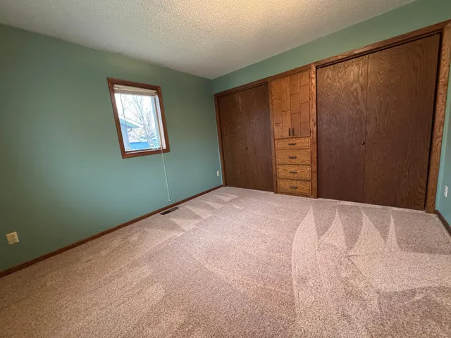 $285,000 | 204 F Street, Marshall, MN 56258