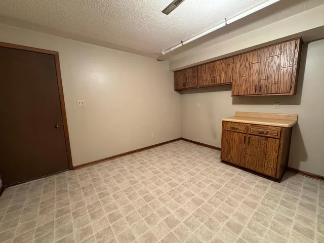 $285,000 | 204 F Street, Marshall, MN 56258