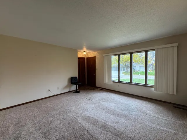 $285,000 | 204 F Street, Marshall, MN 56258