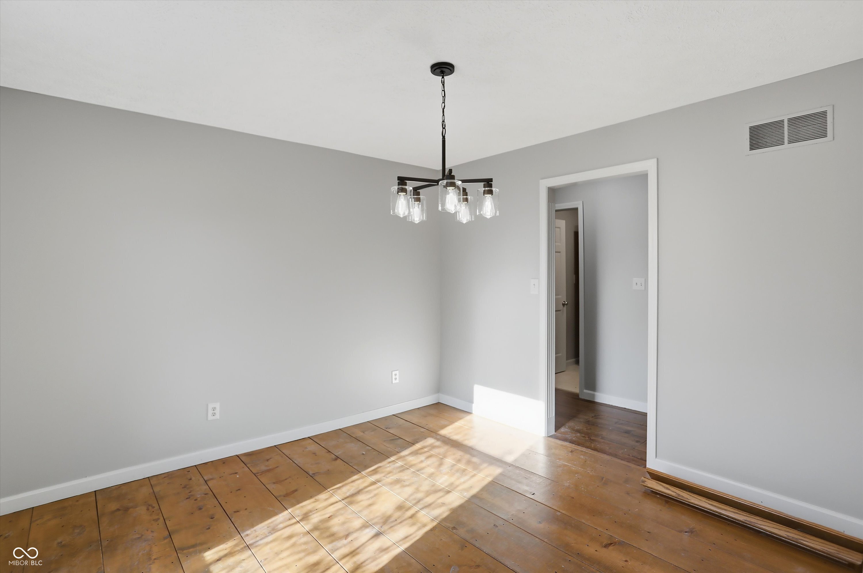 10810 Marquette Road Zionsville, IN 46077 - Photo 9 of 60