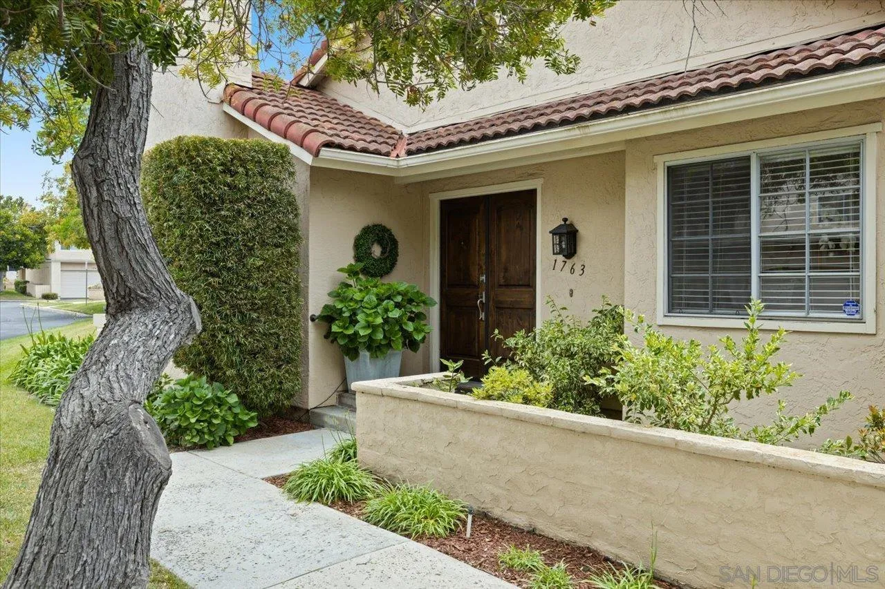 1763 Edgefield Lane Encinitas, CA 92024 - Photo 2 of 31 front view of a house