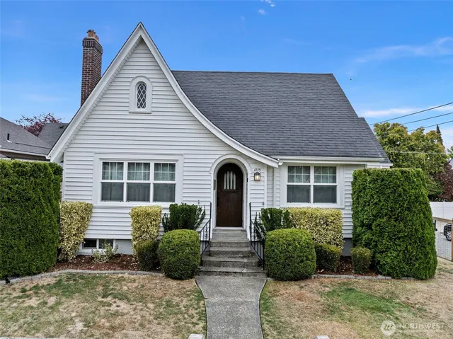 $895,000 | 1215 North Alder Street, Tacoma, WA 98406