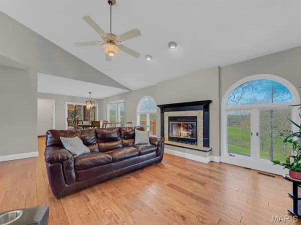 $449,900 | 9463 Easy Street, Hillsboro, MO 63050