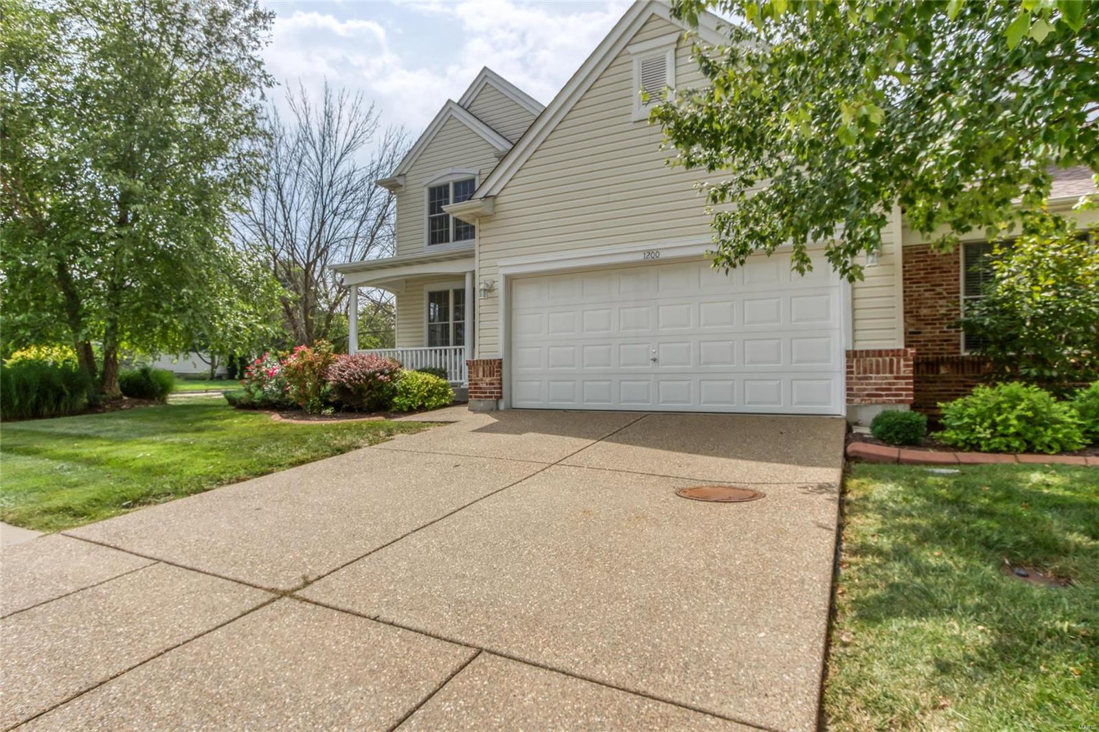 1200 Silo Bend Drive Wentzville, MO 63385 - Photo 2 of 49