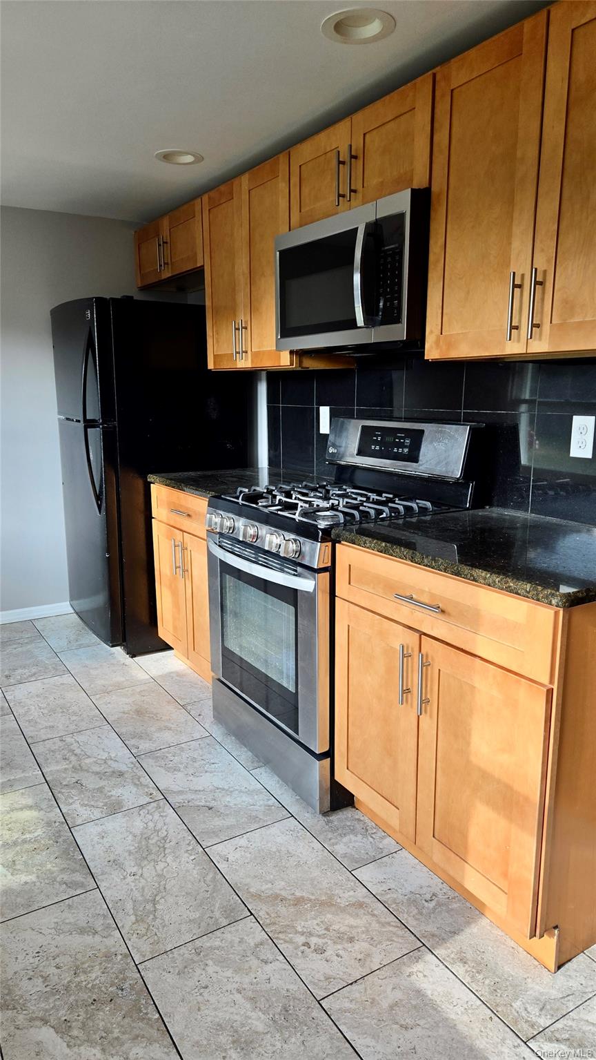 190 West Pulaski Road Huntington Station, NY 11746 - Photo 3 of 13