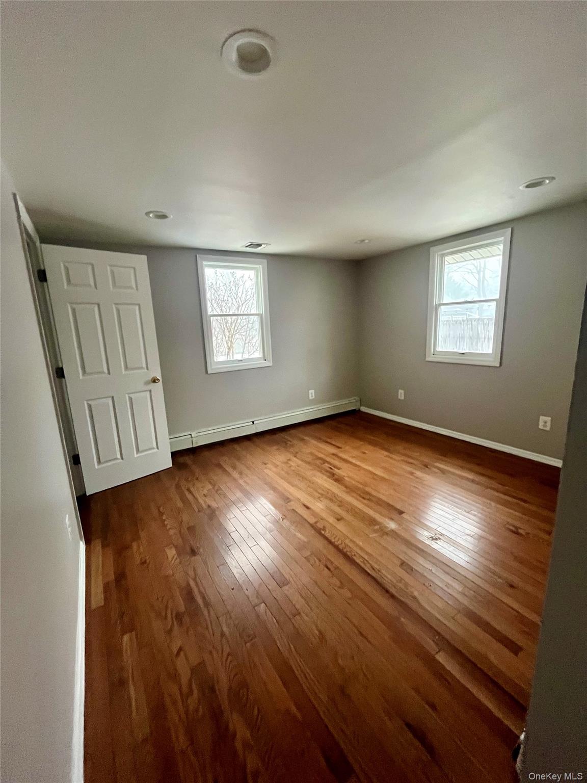 190 West Pulaski Road Huntington Station, NY 11746 - Photo 5 of 13