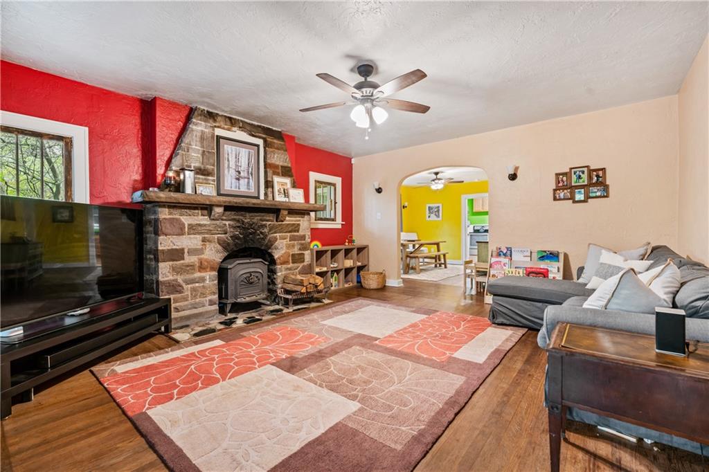 305 Long Road Pittsburgh, PA 15235 - Photo 7 of 25 Gallery Image 7