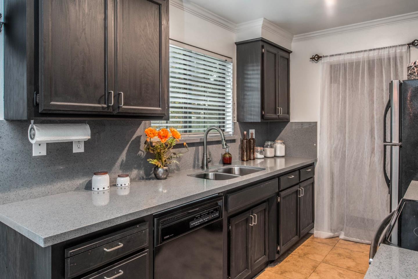 1065 Riker Street, Unit 3 Salinas, CA 93901 - Photo 9 of 20 Gallery Image 9