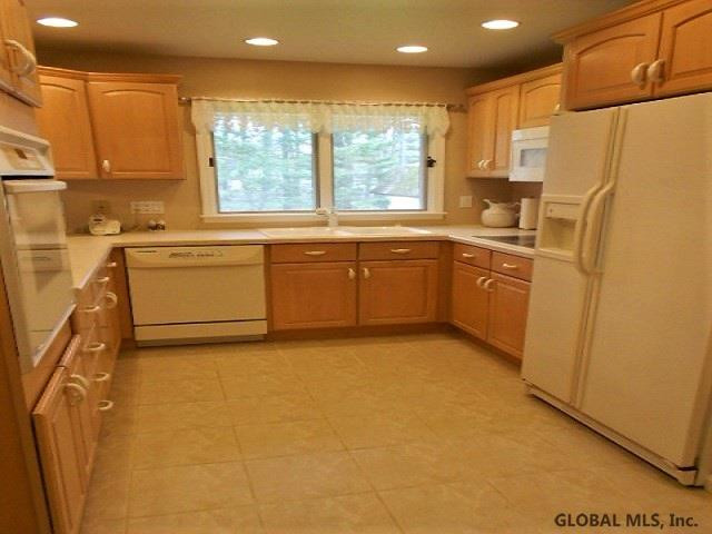 20 Marjorie Road Colonie, NY 12205 - Photo 3 of 21 Photo 3