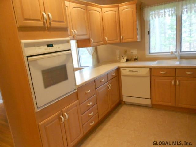 20 Marjorie Road Colonie, NY 12205 - Photo 5 of 21 Photo 5