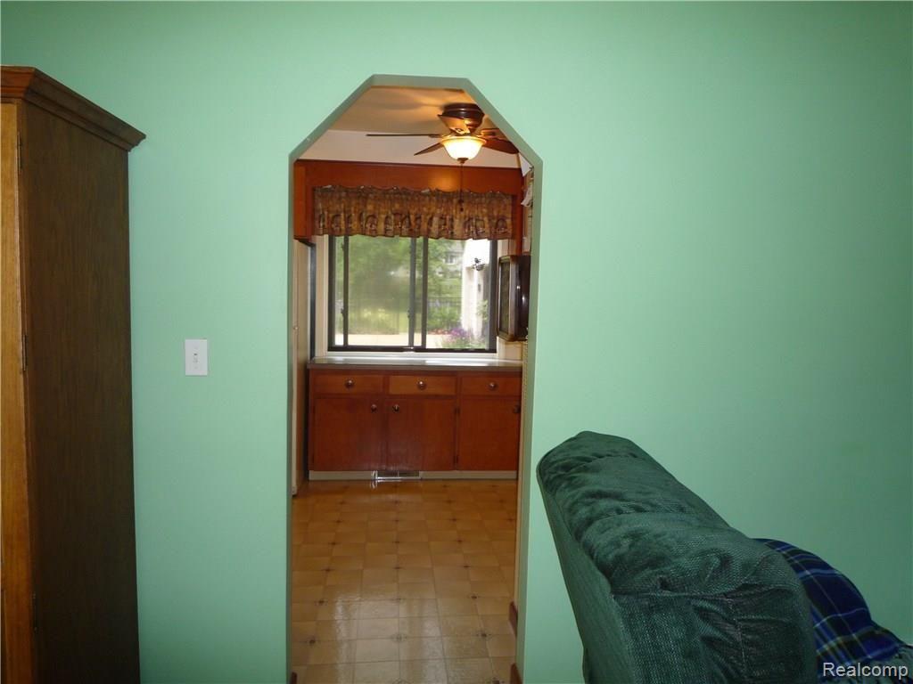 3098 York Road Rochester, MI 48309 - Photo 33 of 91 P1070953.JPG