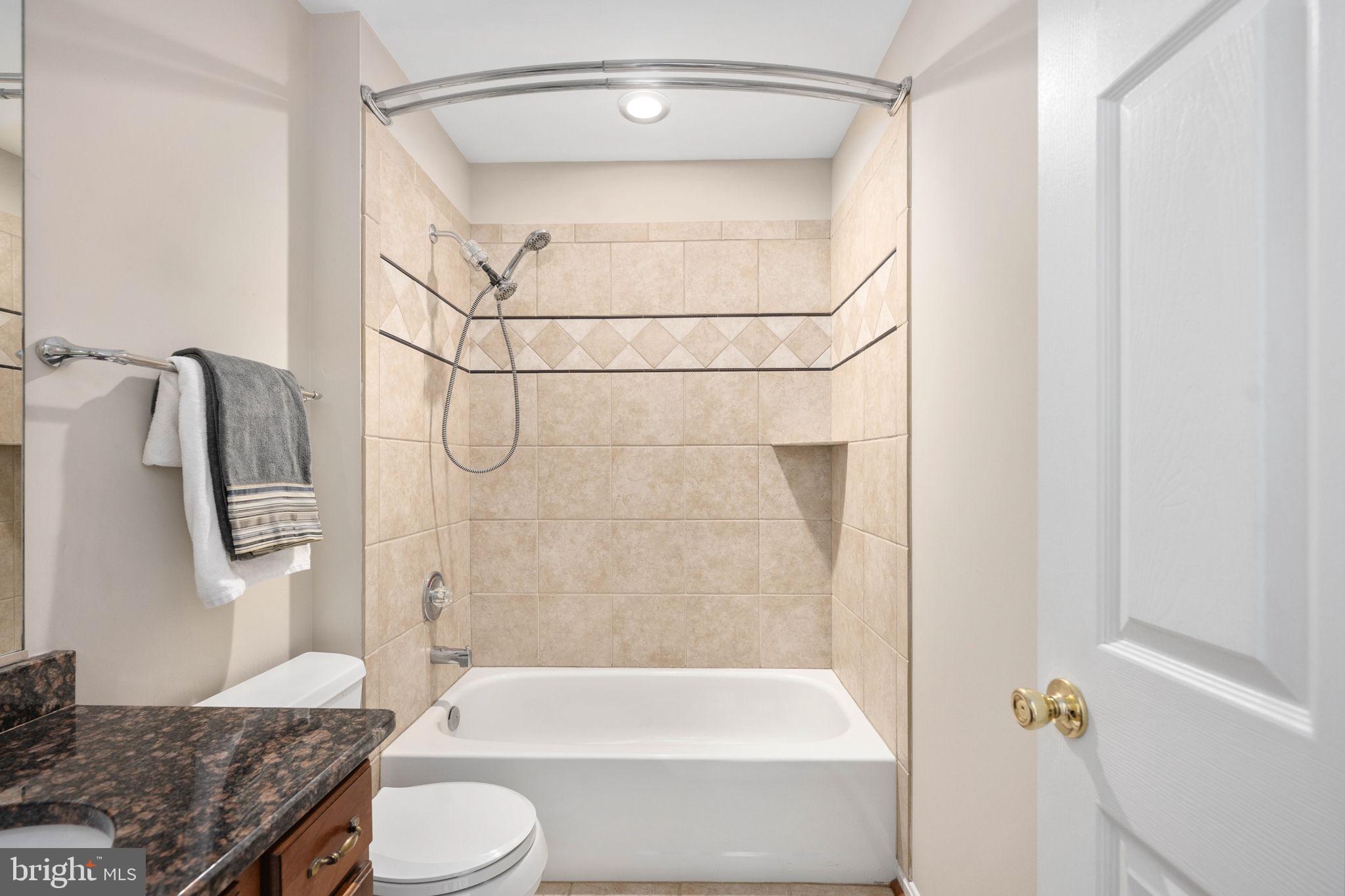 5 Appling Road Stafford, VA 22554 - Photo 54 of 99 Remodeled full bath hall upper level 8X5.