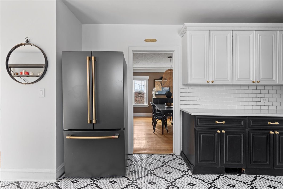 330 East St Charles Road Elmhurst, IL 60126 - Photo 16 of 35