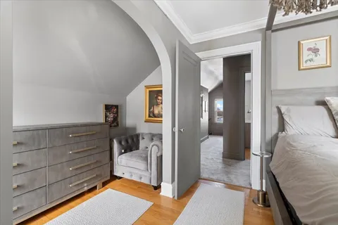 $649,900 | 330 East St Charles Road, Elmhurst, IL 60126