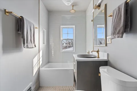 $649,900 | 330 East St Charles Road, Elmhurst, IL 60126