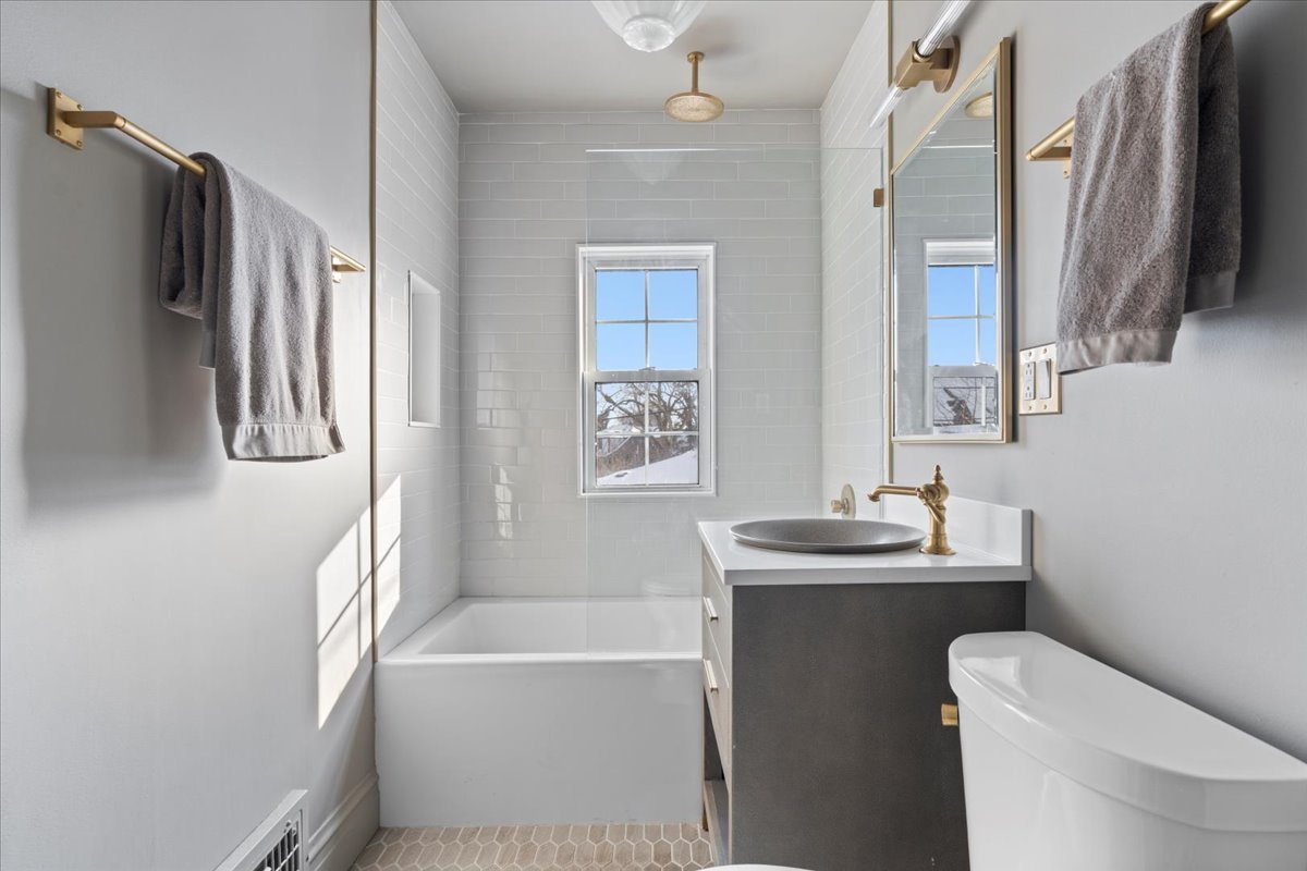 330 East St Charles Road Elmhurst, IL 60126 - Photo 26 of 35