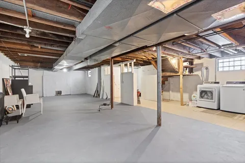 $649,900 | 330 East St Charles Road, Elmhurst, IL 60126