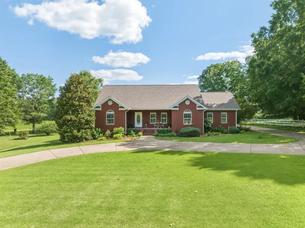 $439,000 | 12656 Highway 424, Yuma, TN 38390