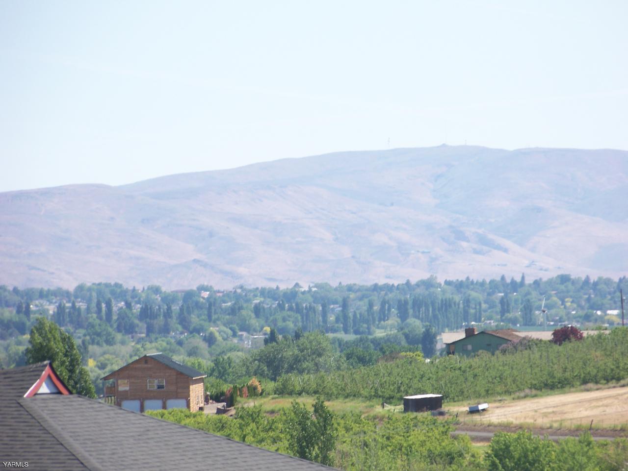 10811 Zier Road Yakima, WA 98908 - Photo 19 of 20 an aerial view of mountain with trees around