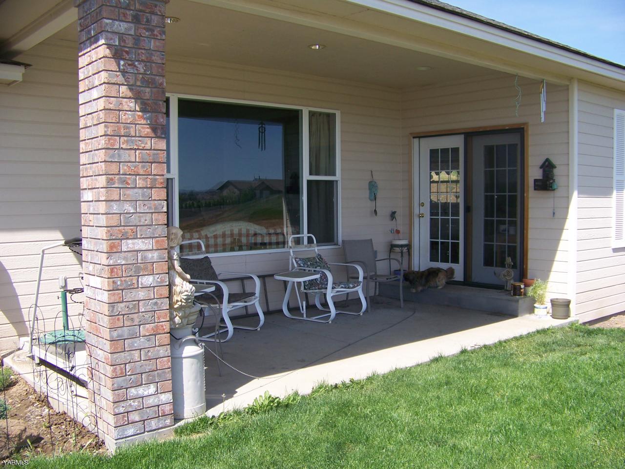 10811 Zier Road Yakima, WA 98908 - Photo 20 of 20 a view of a house with a patio