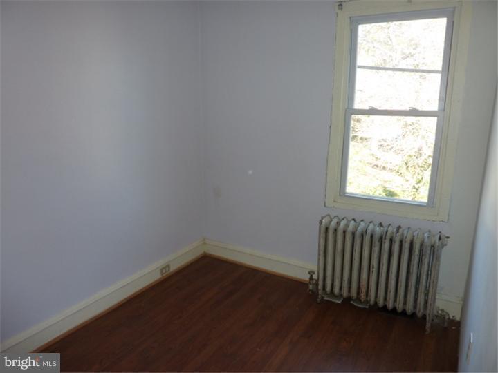 419 Laurel Road Lansdowne, PA 19050 - Photo 10 of 15