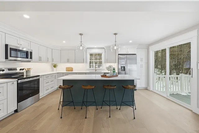 $749,900 | 122 Jewett Street, Pepperell, MA 01463