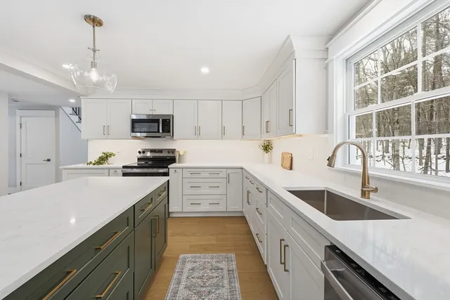 $749,900 | 122 Jewett Street, Pepperell, MA 01463