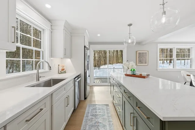 $749,900 | 122 Jewett Street, Pepperell, MA 01463