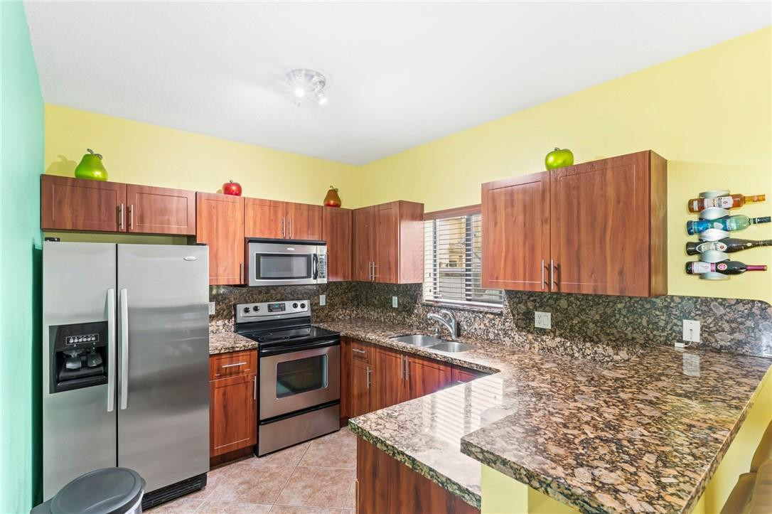 11115 West Okeechobee Road, Unit 143 Hialeah Gardens, FL 33018 - Photo 6 of 28 Photo 6
