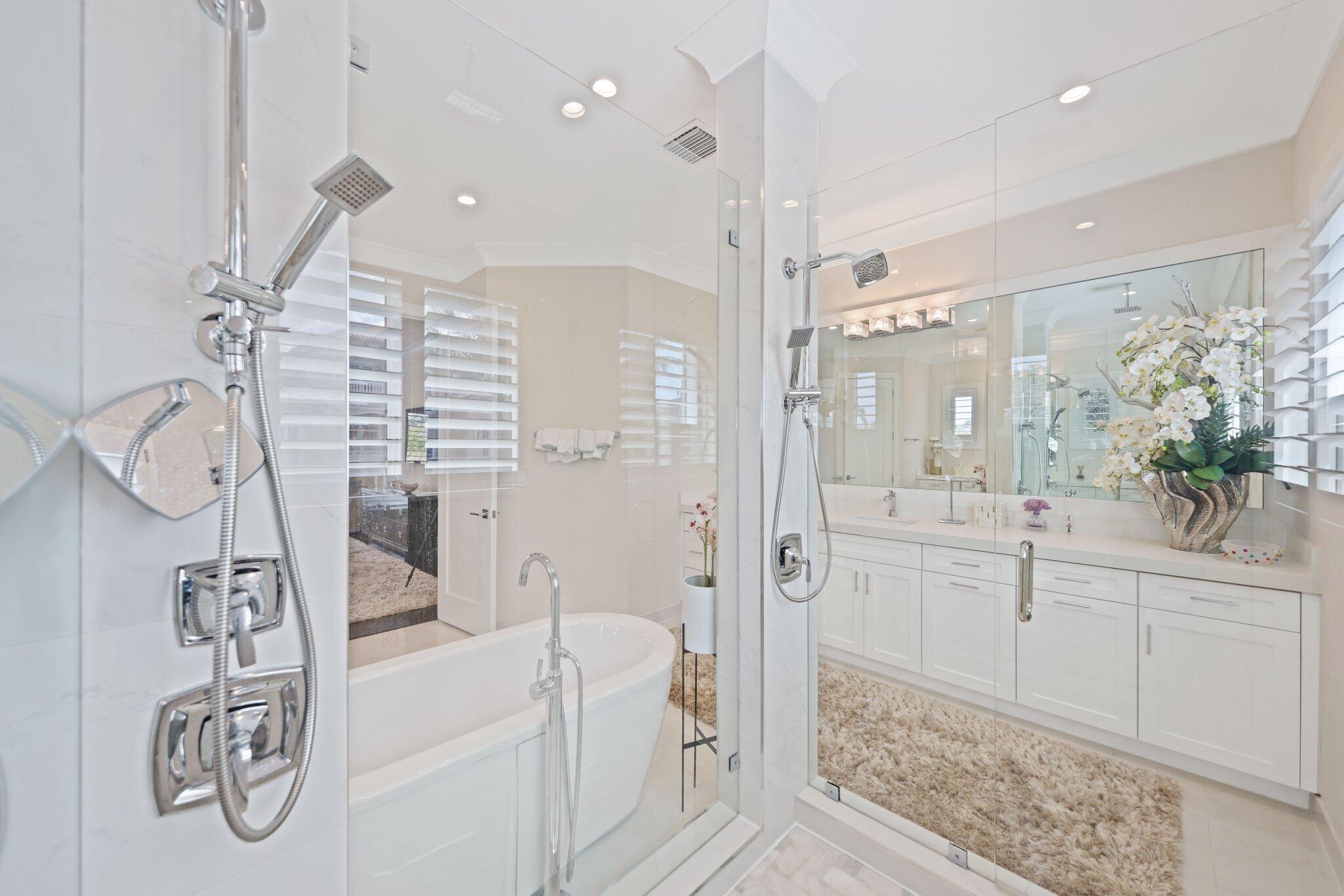 917 Tropic Boulevard Delray Beach, FL 33483 - Photo 15 of 32 917 Tropic Boulevard - 70.jpg-SMALL