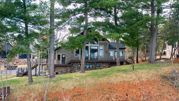 $1,650,000 | W5020 West Long Lake Road, Waupaca, WI 54981