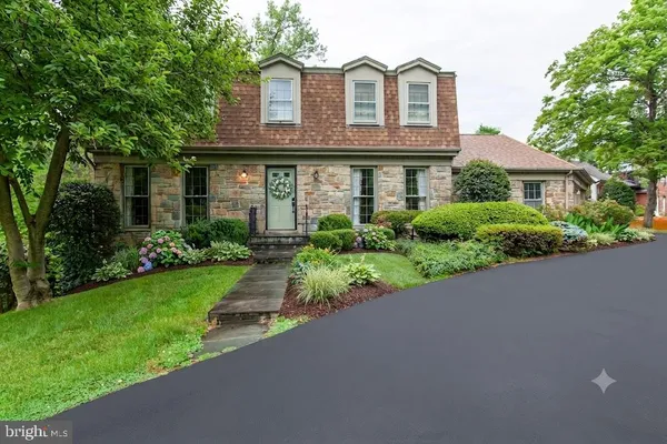 $2,250 | 6034 Chesterbrook Road, Unit B, McLean, VA 22101