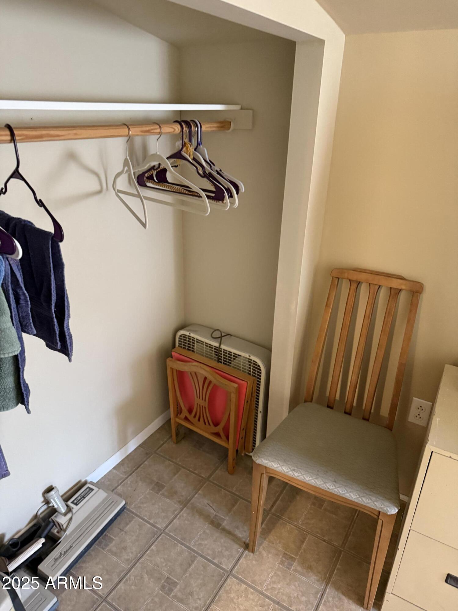 301 South Signal Butte Road, Unit FRNT Apache Junction, AZ 85120 - Photo 21 of 38 a bathroom with a sink a toilet and mirror
