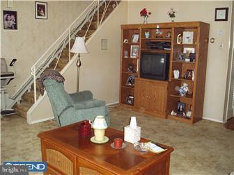841 Avon Road Philadelphia, PA 19116 - Photo 4 of 12