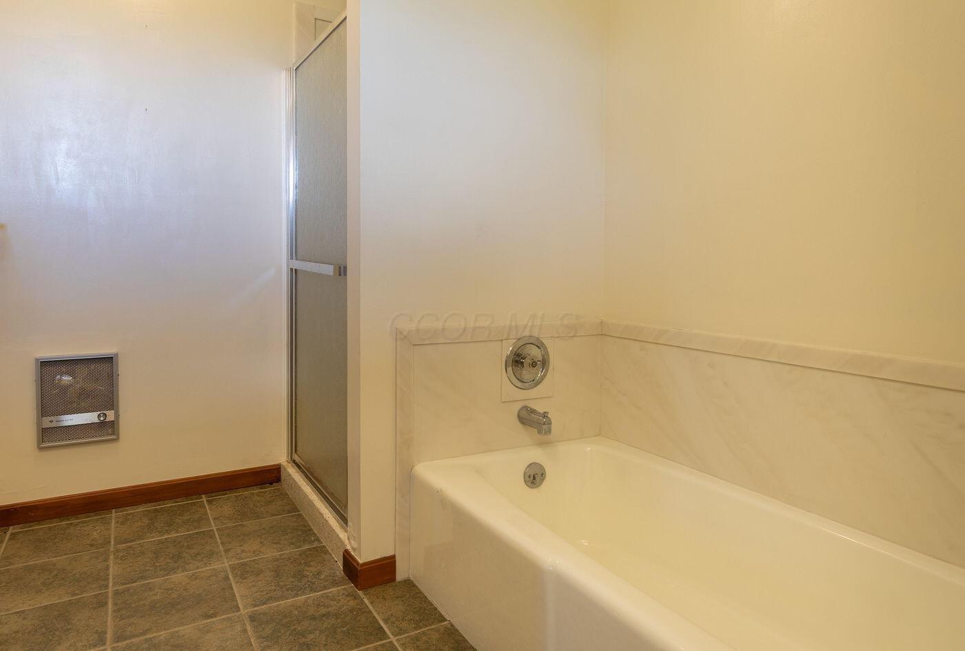 5565 Stringtown Road Northwest Baltimore, OH 43105 - Photo 30 of 61 Owner Suite