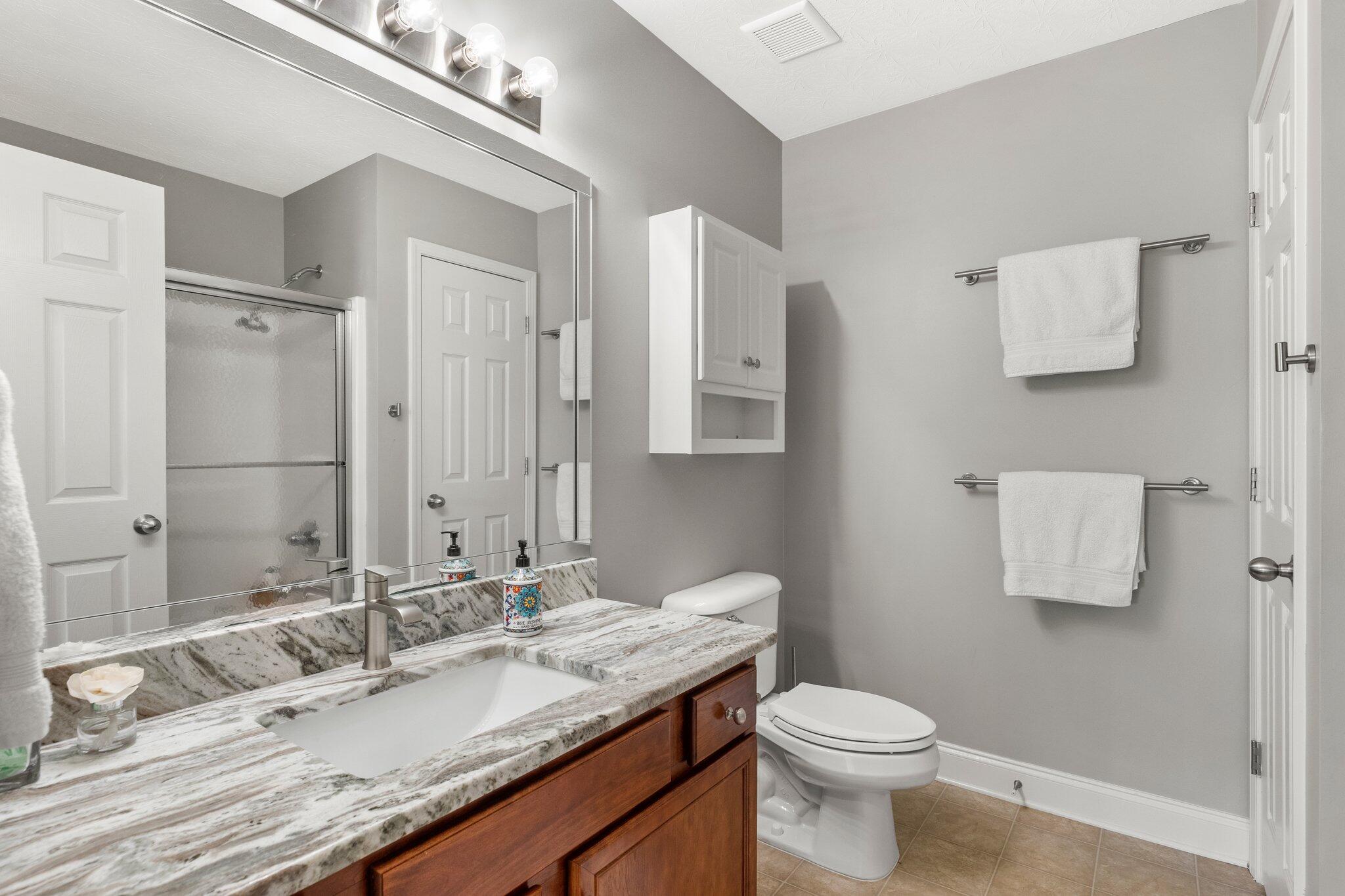 3040 Sandersville Road Lexington, KY 40511 - Photo 30 of 43 hall bath