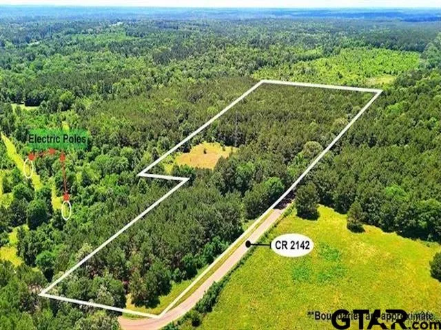 a view of a tennis court