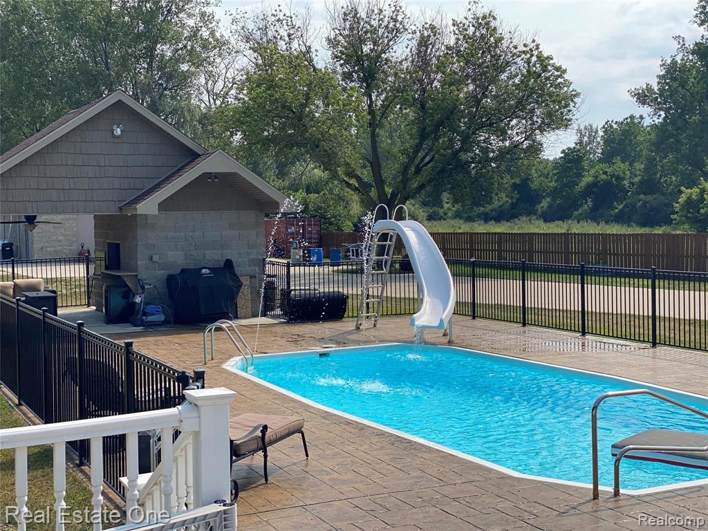 27901 King Road Romulus, MI 48174 - Photo 13 of 52