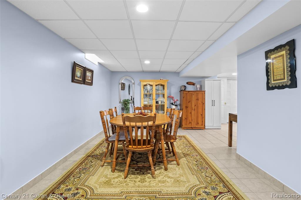 5296 Chase Road Dearborn, MI 48126 - Photo 21 of 36