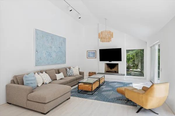 $65,000 | 14 Livery Lane, East Hampton, NY 11937