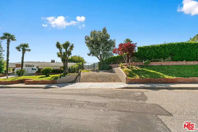 $4,995,000 | 0 Scenic Place, Pacific Palisades, CA 90272