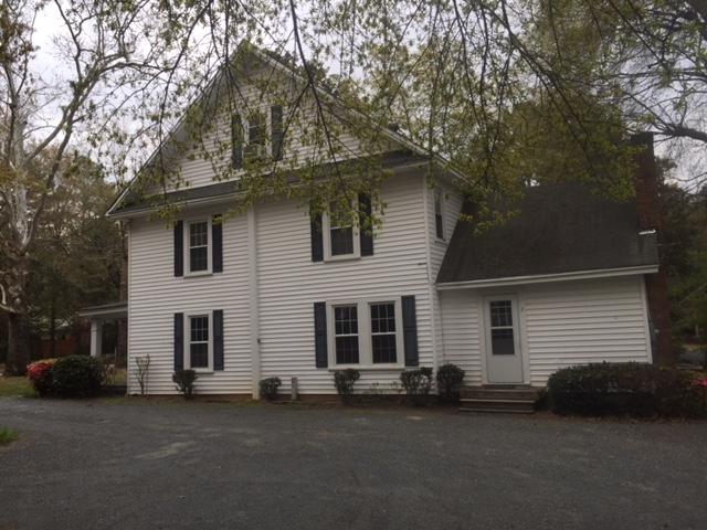 95 Community Road, Unit APPT 2 Pinehurst, NC 28374 - Photo 4 of 16 Side view of house from car park