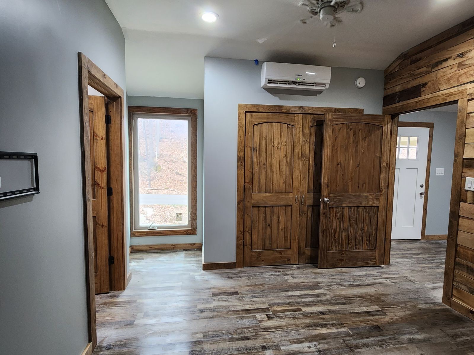 2179 Hackney Road Greenbrier, TN 37073 - Photo 11 of 20 a view of a hallway with wooden floor