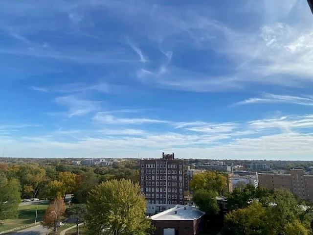 $375,000 | 4550 Warwick Boulevard, Unit 70304, Kansas City, MO 64111