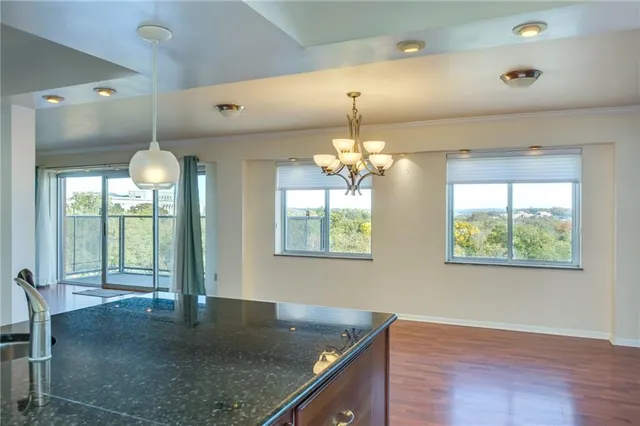 $375,000 | 4550 Warwick Boulevard, Unit 70304, Kansas City, MO 64111