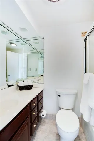 $375,000 | 4550 Warwick Boulevard, Unit 70304, Kansas City, MO 64111