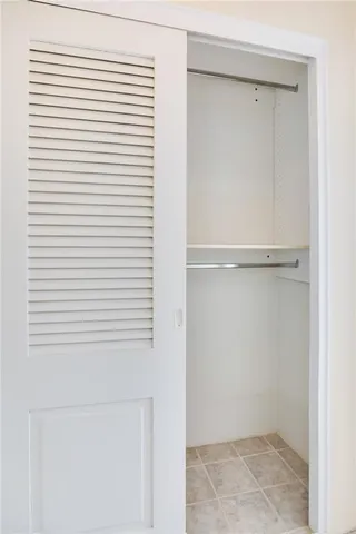 $375,000 | 4550 Warwick Boulevard, Unit 70304, Kansas City, MO 64111