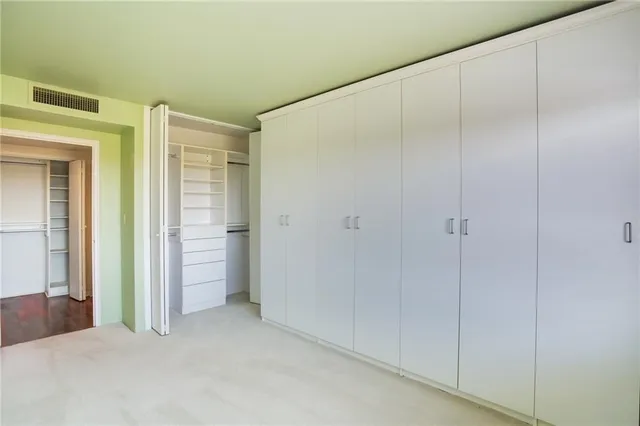 $375,000 | 4550 Warwick Boulevard, Unit 70304, Kansas City, MO 64111